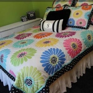 Pottery Barn Teen Colorful Floral Quilt Set Queen/Full